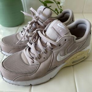 Nike Air Max Excee Sneaker Women